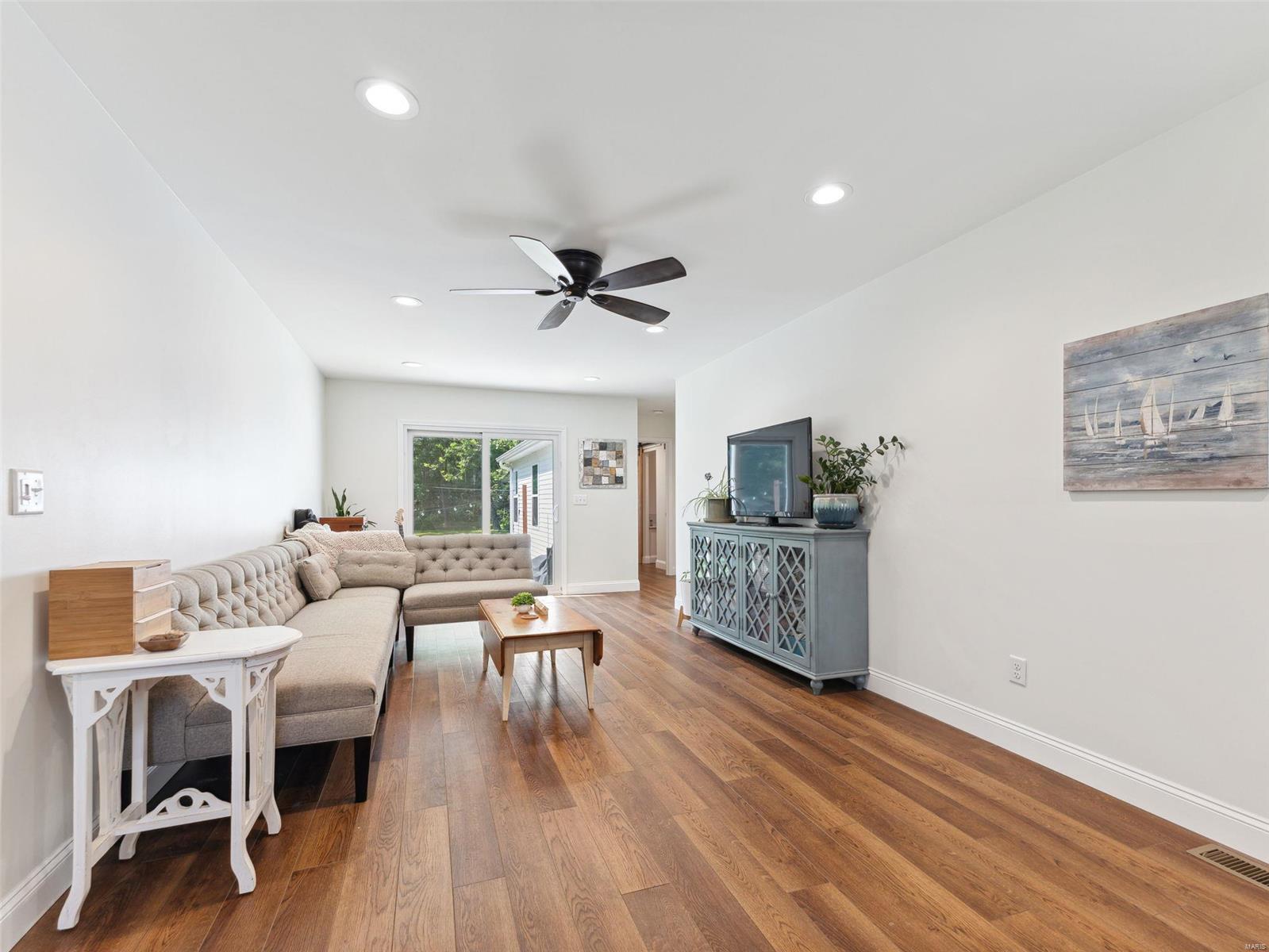 440 Essen Lane Ballwin, MO 63021 - Photo 11 of 42