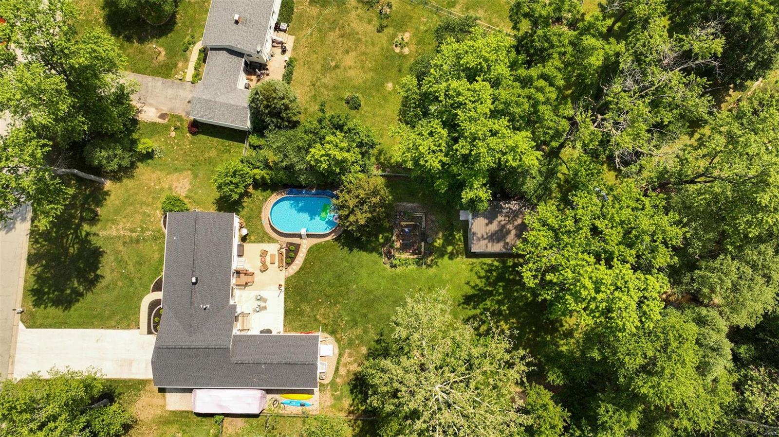 440 Essen Lane Ballwin, MO 63021 - Photo 2 of 42