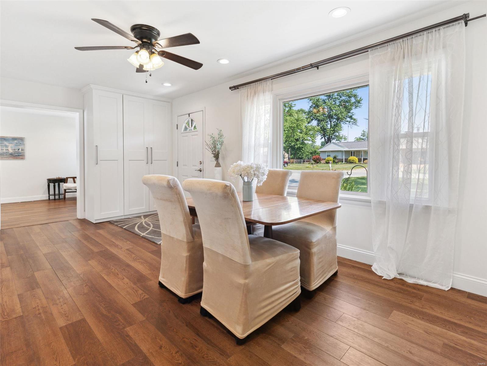 440 Essen Lane Ballwin, MO 63021 - Photo 5 of 42