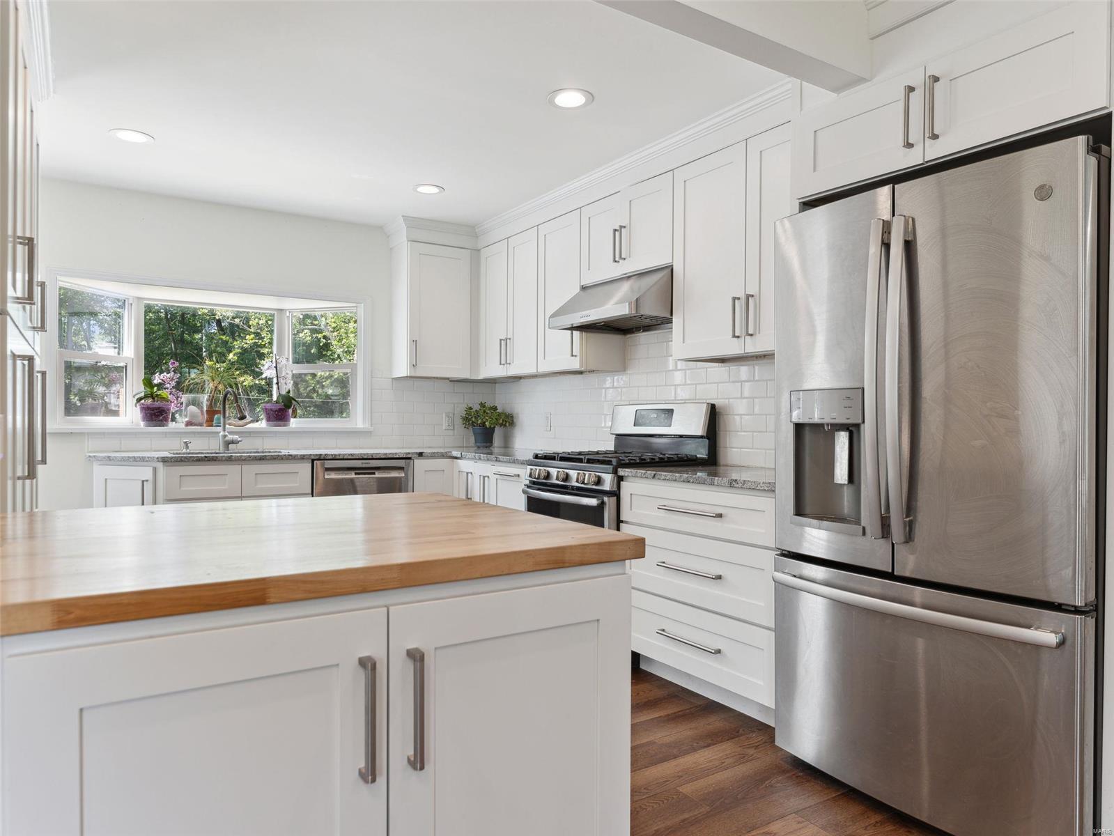 440 Essen Lane Ballwin, MO 63021 - Photo 7 of 42