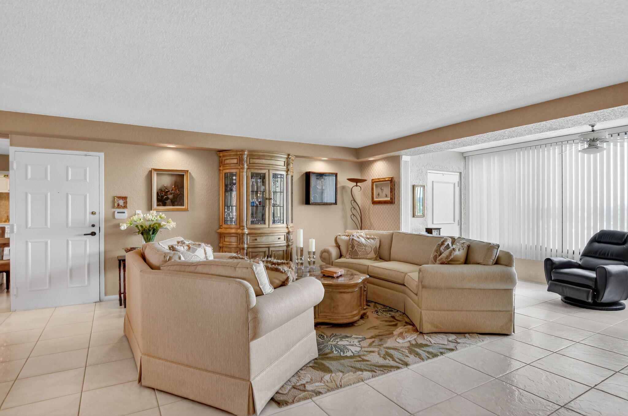7178 Promenade Drive, Unit 502 Boca Raton, FL 33433 - Photo 2 of 33 living room
