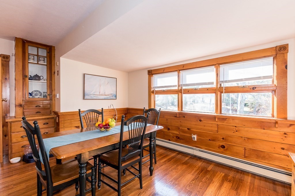 19 Cahoon Road Wareham, MA 02532 - Photo 5 of 34 a dining room with furniture and window