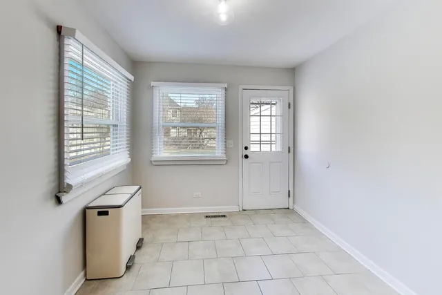 $495,000 | 906 Hickory Lane, Naperville, IL 60540