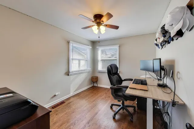 $495,000 | 906 Hickory Lane, Naperville, IL 60540