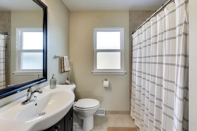 $495,000 | 906 Hickory Lane, Naperville, IL 60540