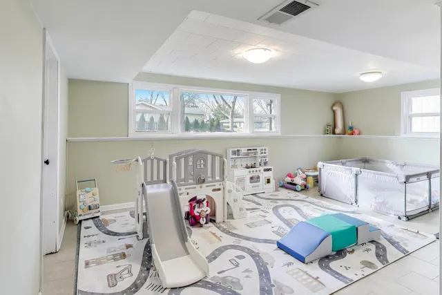 $495,000 | 906 Hickory Lane, Naperville, IL 60540