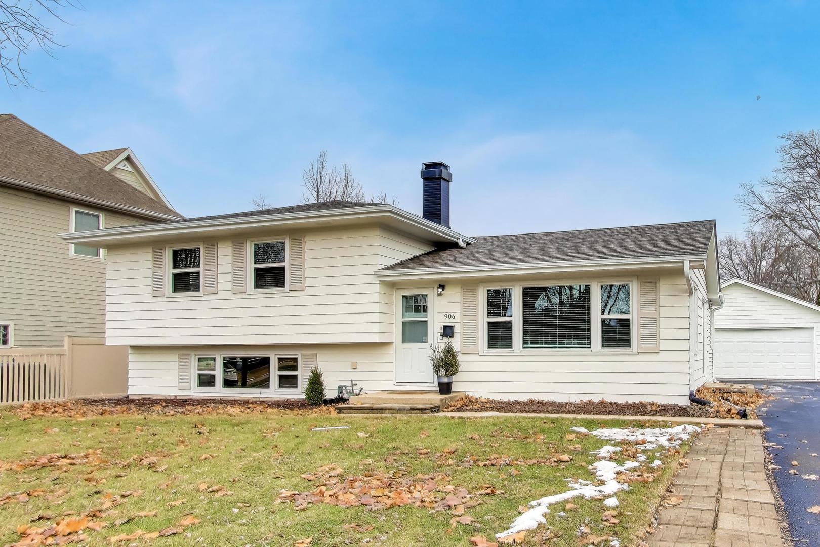 906 Hickory Lane Naperville, IL 60540 - Photo 3 of 30 a swimming pool view with a outdoor seating