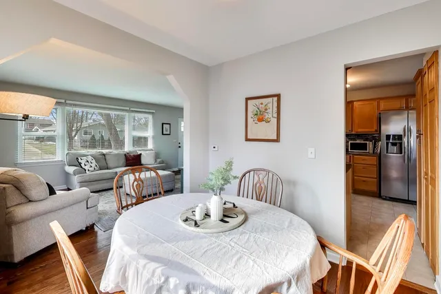 $495,000 | 906 Hickory Lane, Naperville, IL 60540