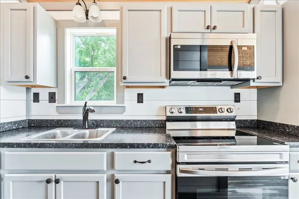 $1,100 | 5192 South Us Highway, Johnson City, TX 78636