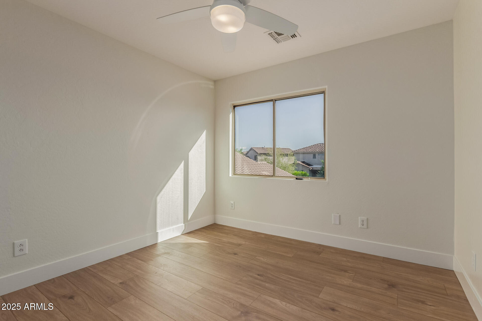 40809 North Raleigh Court Anthem, AZ 85086 - Photo 19 of 35 28 Raleigh