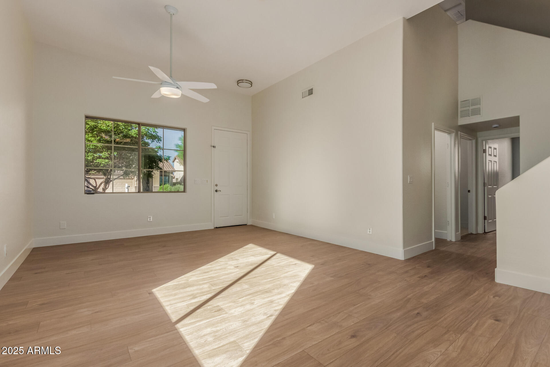 40809 North Raleigh Court Anthem, AZ 85086 - Photo 6 of 35 Living room