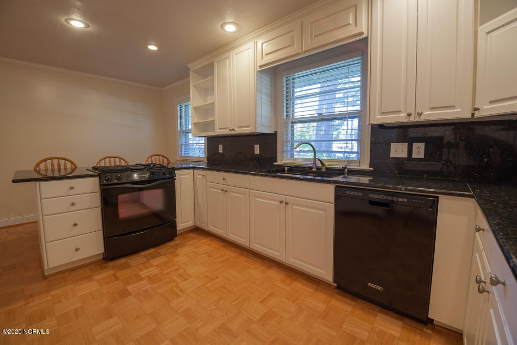 1704 Greenbriar Road Kinston, NC 28501 - Photo 23 of 43 Int (17)