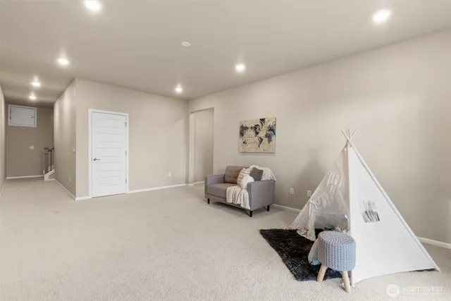 $950,000 | 906 121st Avenue Southeast, Lake Stevens, WA 98258