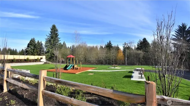 $950,000 | 906 121st Avenue Southeast, Lake Stevens, WA 98258