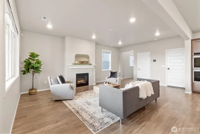 $950,000 | 906 121st Avenue Southeast, Lake Stevens, WA 98258