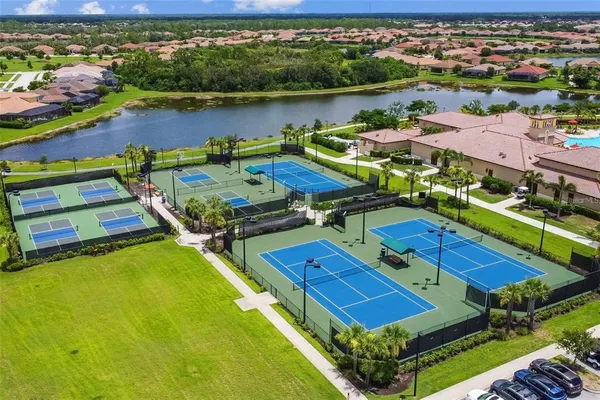 $440,000 | 12379 Amica Loop, Venice, FL 34293