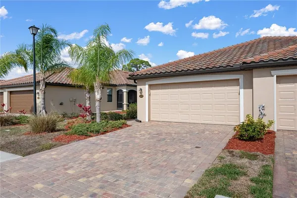 $440,000 | 12379 Amica Loop, Venice, FL 34293