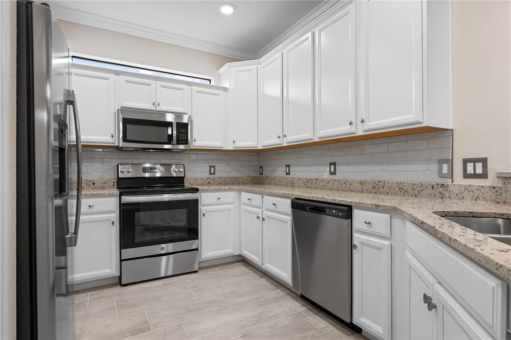 12379 Amica Loop Venice, FL 34293 - Photo 6 of 46
