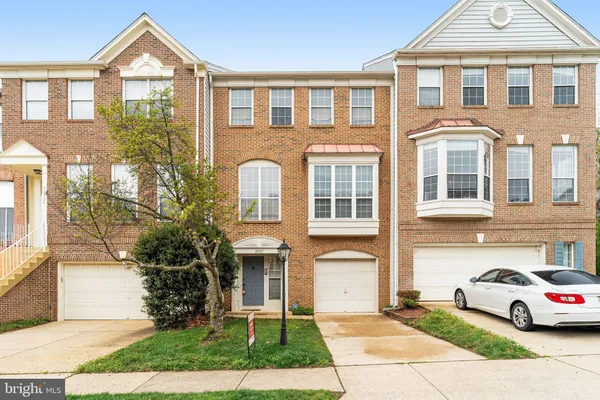 $3,250 | 20927 Trinity Square, Sterling, VA 20165