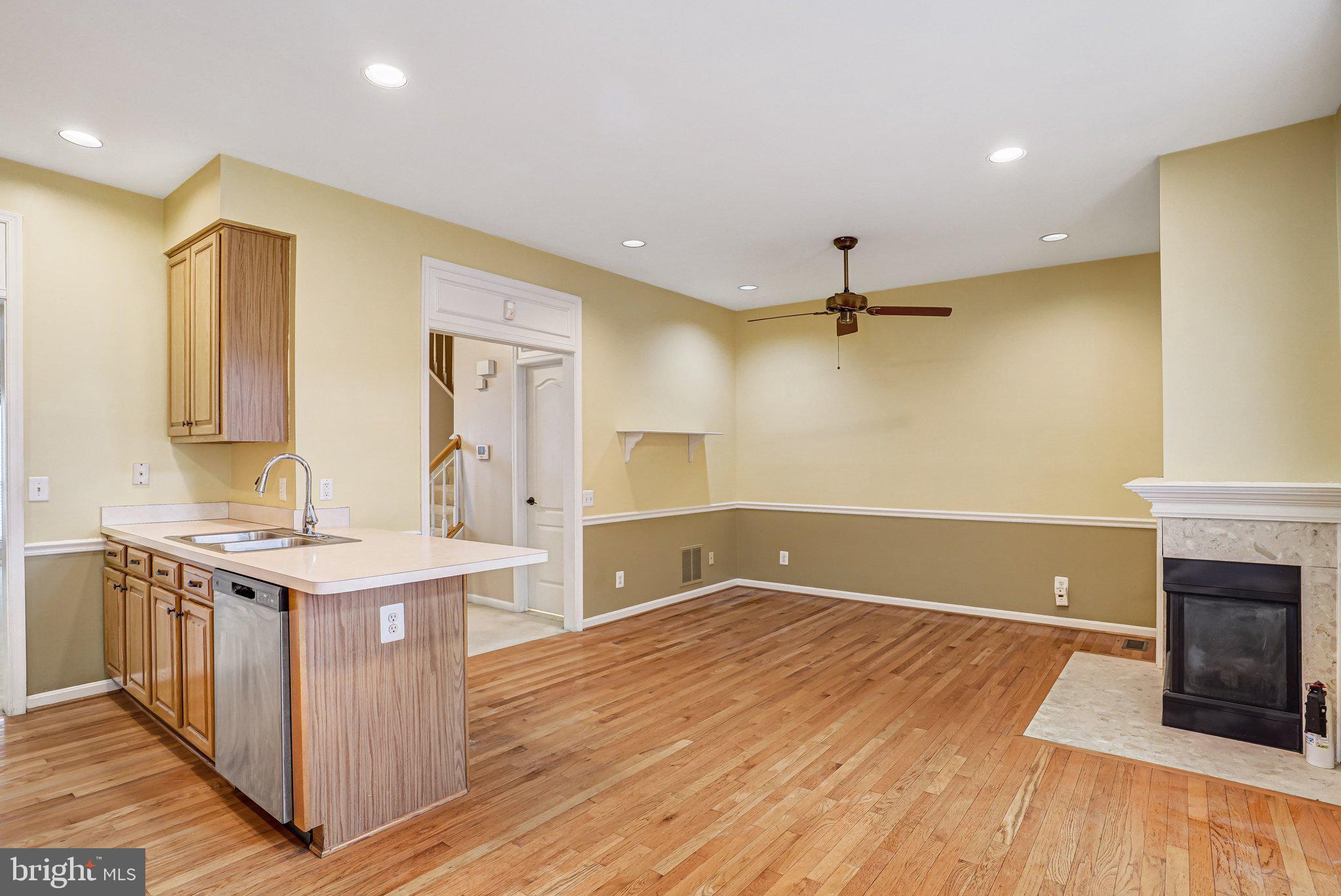 20927 Trinity Square Sterling, VA 20165 - Photo 12 of 47 a bathroom with a sink and a mirror