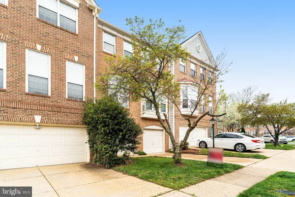 $3,250 | 20927 Trinity Square, Sterling, VA 20165