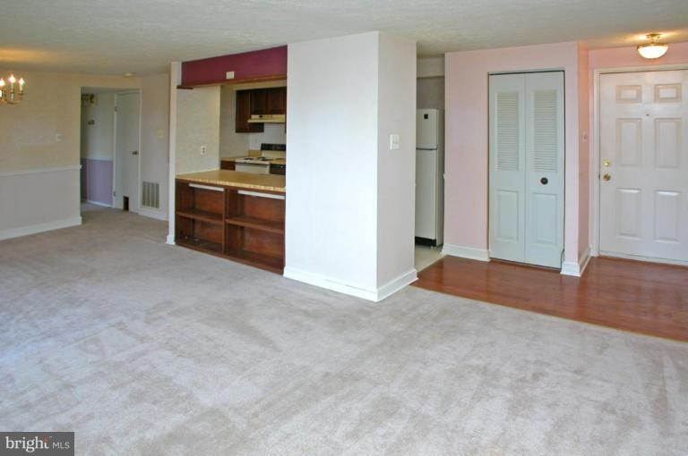 19617 Gunners Branch Road, Unit L Germantown, MD 20876 - Photo 2 of 10 Entrance / Foyer