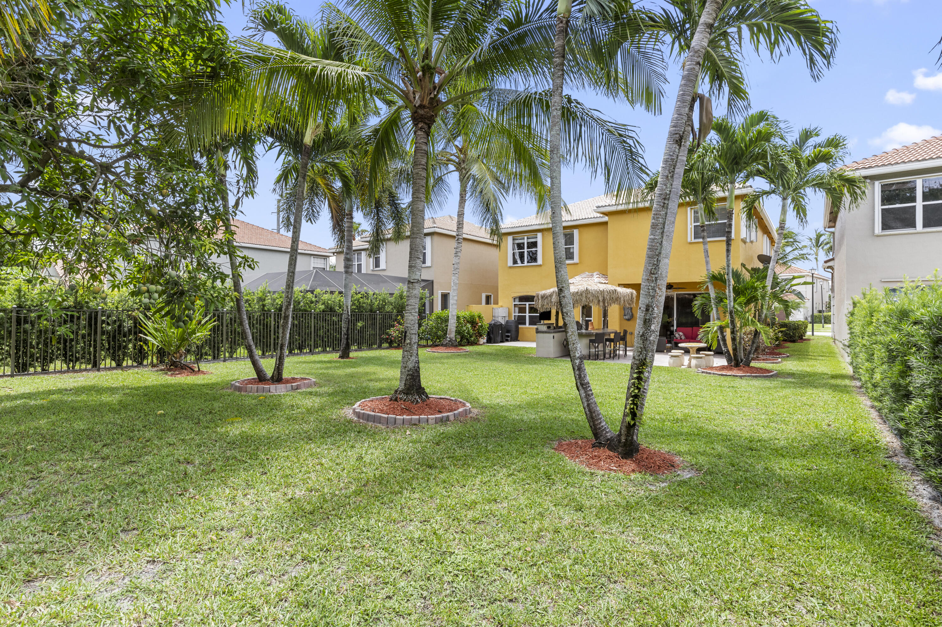 11091 Laurel Walk Road Wellington, FL 33449 - Photo 4 of 62 R6II6326