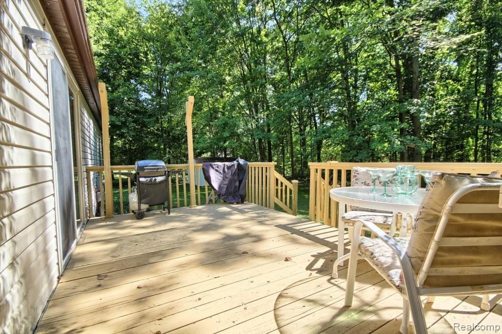 21441 Merriman Road New Boston, MI 48164 - Photo 25 of 28 Deck_2nd_View.jpg