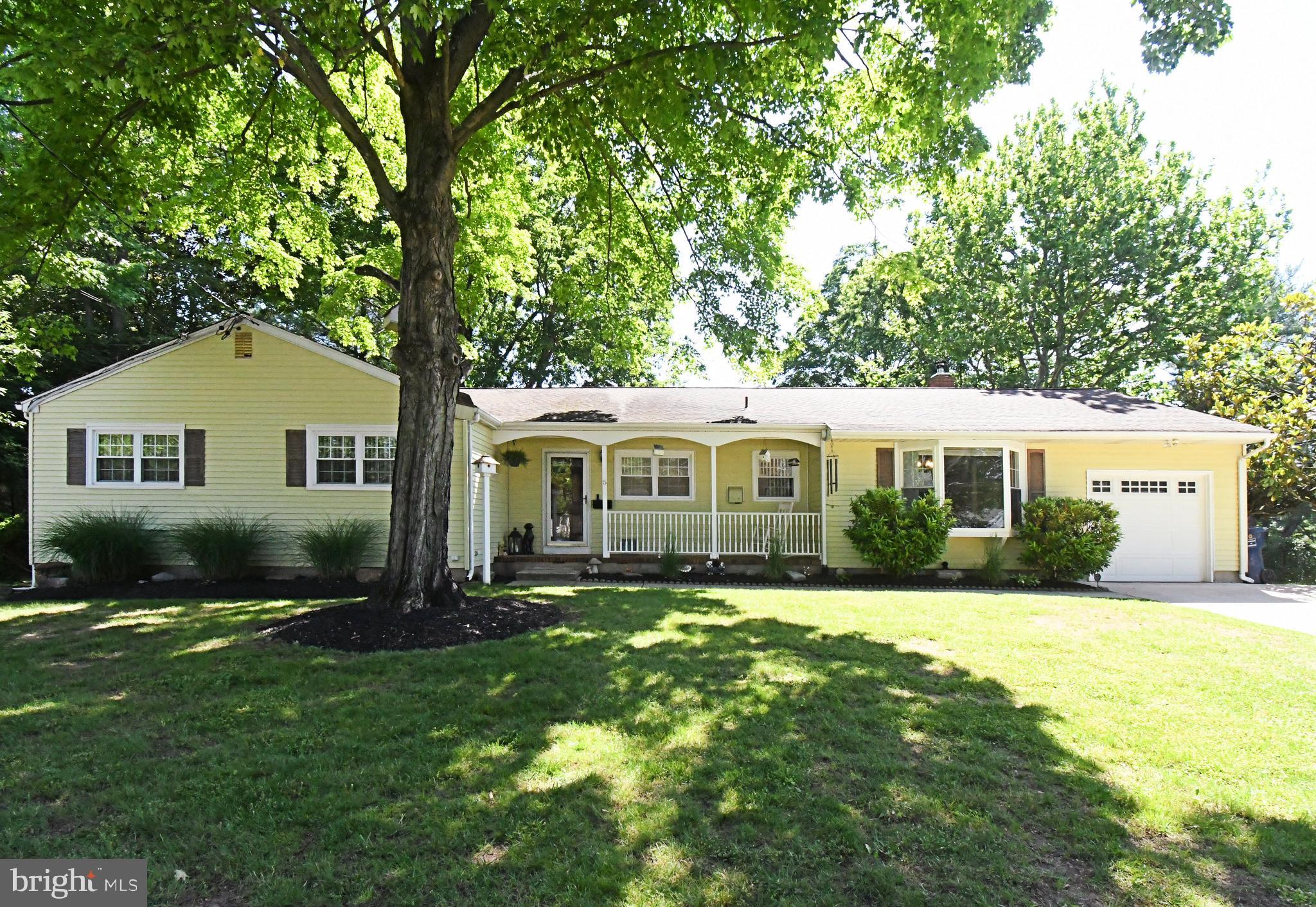5 Royal Oak Road Lawrence Township, NJ 08648 - Photo 4 of 53