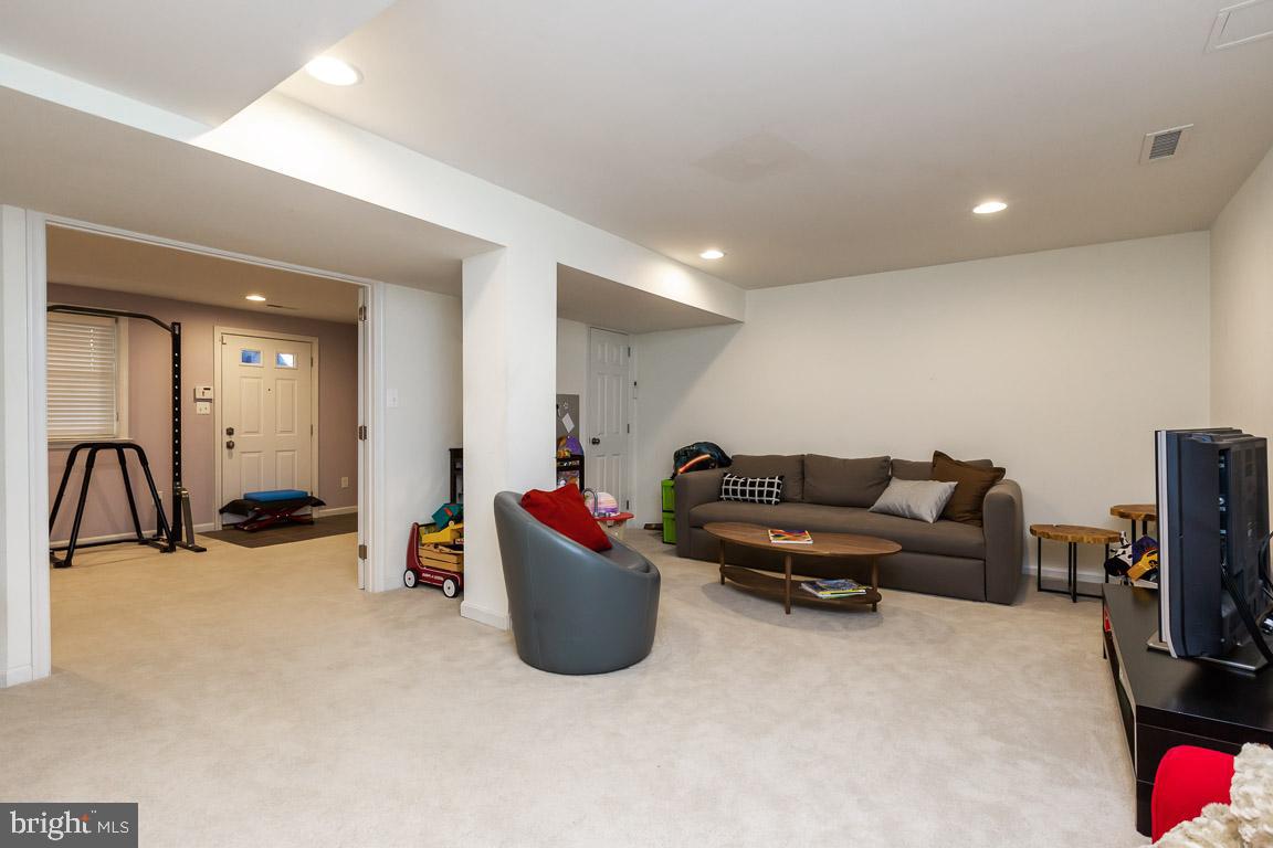 6744 Hillandale Road, Unit 4 Chevy Chase, MD 20815 - Photo 30 of 42 Gallery Image 30