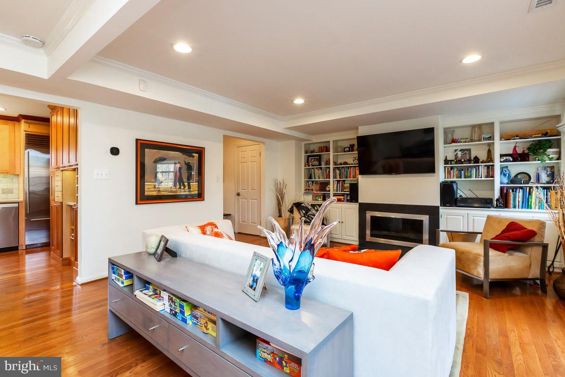 6744 Hillandale Road, Unit 4 Chevy Chase, MD 20815 - Photo 6 of 42 Gallery Image 6