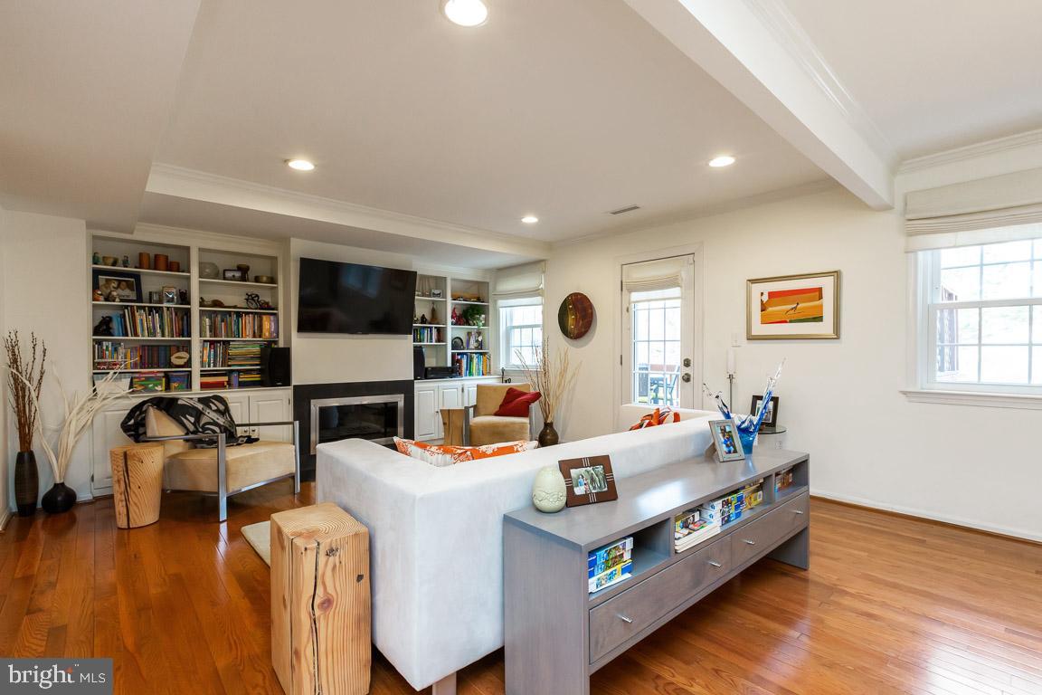 6744 Hillandale Road, Unit 4 Chevy Chase, MD 20815 - Photo 9 of 42 Gallery Image 9