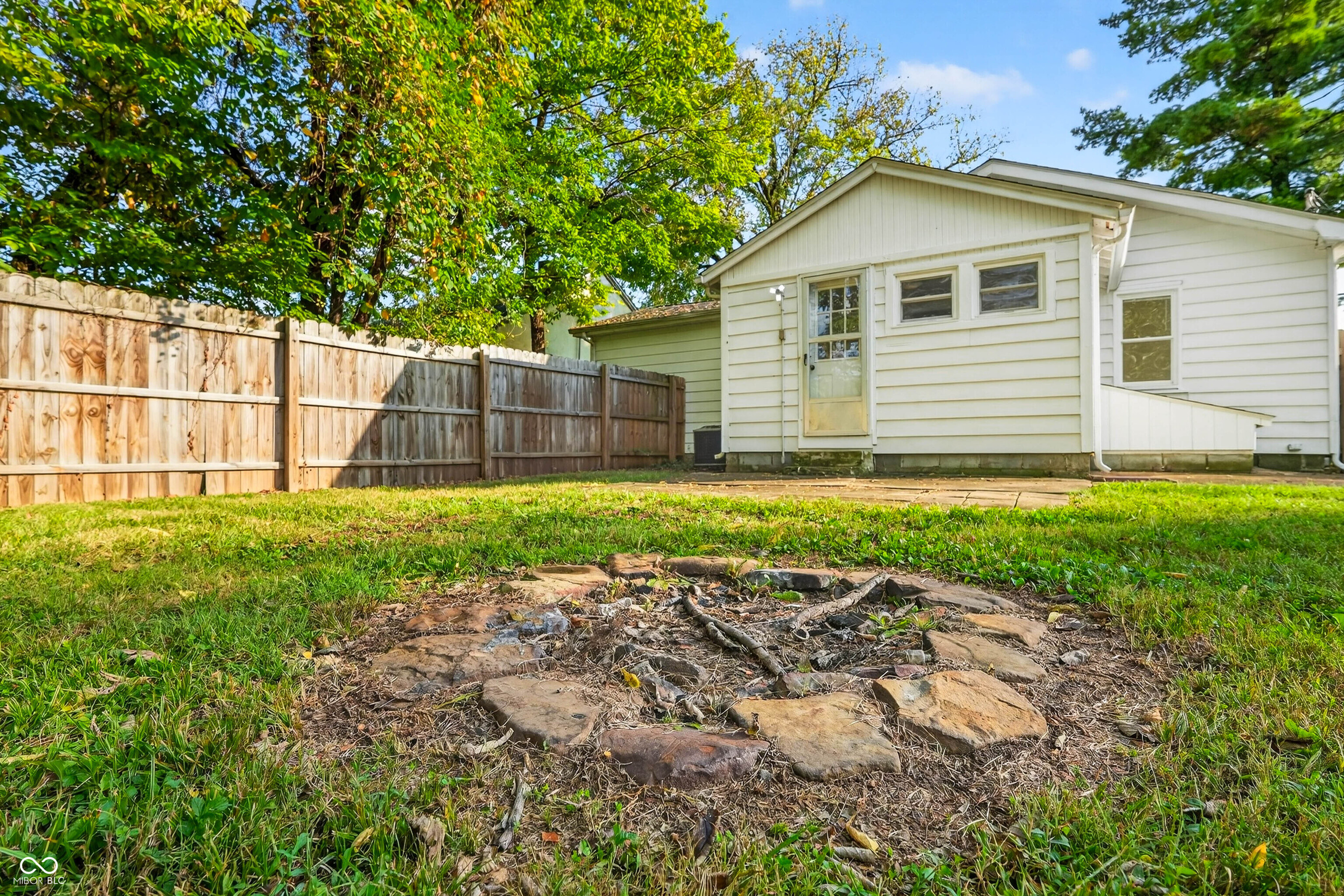 2212 Mapleton Court Columbus, IN 47201 - Photo 35 of 38