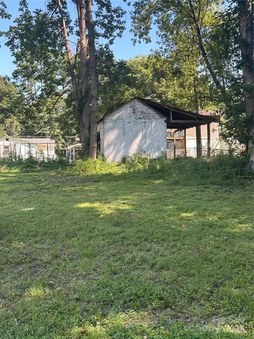 a view of a bird bath