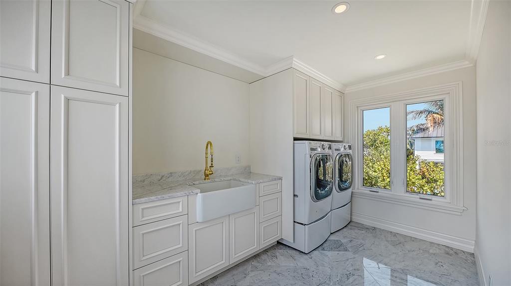 6529 Gulfside Road Longboat Key, FL 34228 - Photo 11 of 35 Gallery Image 11