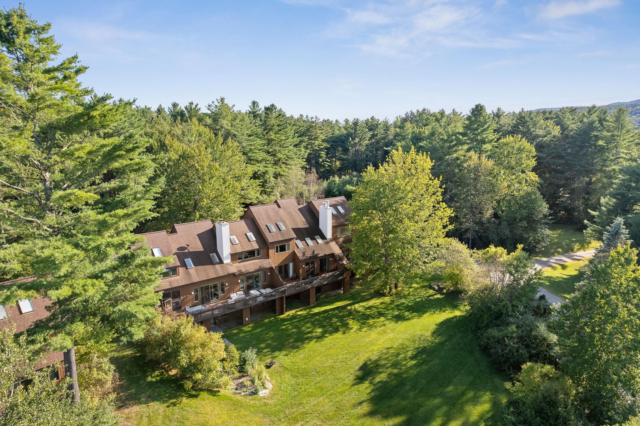 499 Field Road, Unit 71 Stowe, VT 05672 - Photo 5 of 40