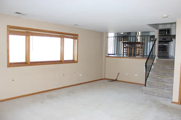 $369,900 | 4432 West 143rd Street, Crestwood, IL 60418