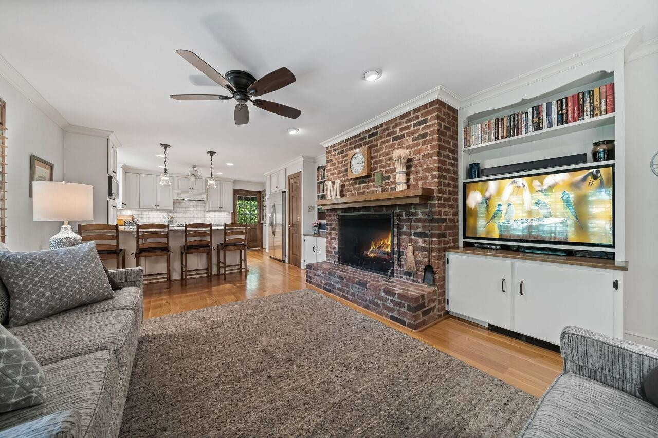 5005 Rembert Drive Raleigh, NC 27612 - Photo 9 of 29 Photo 9