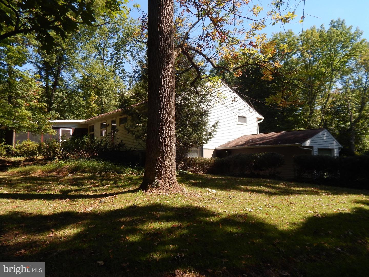 1563 County Line Road Gilbertsville, PA 19525 - Photo 4 of 20 Gallery Image 4