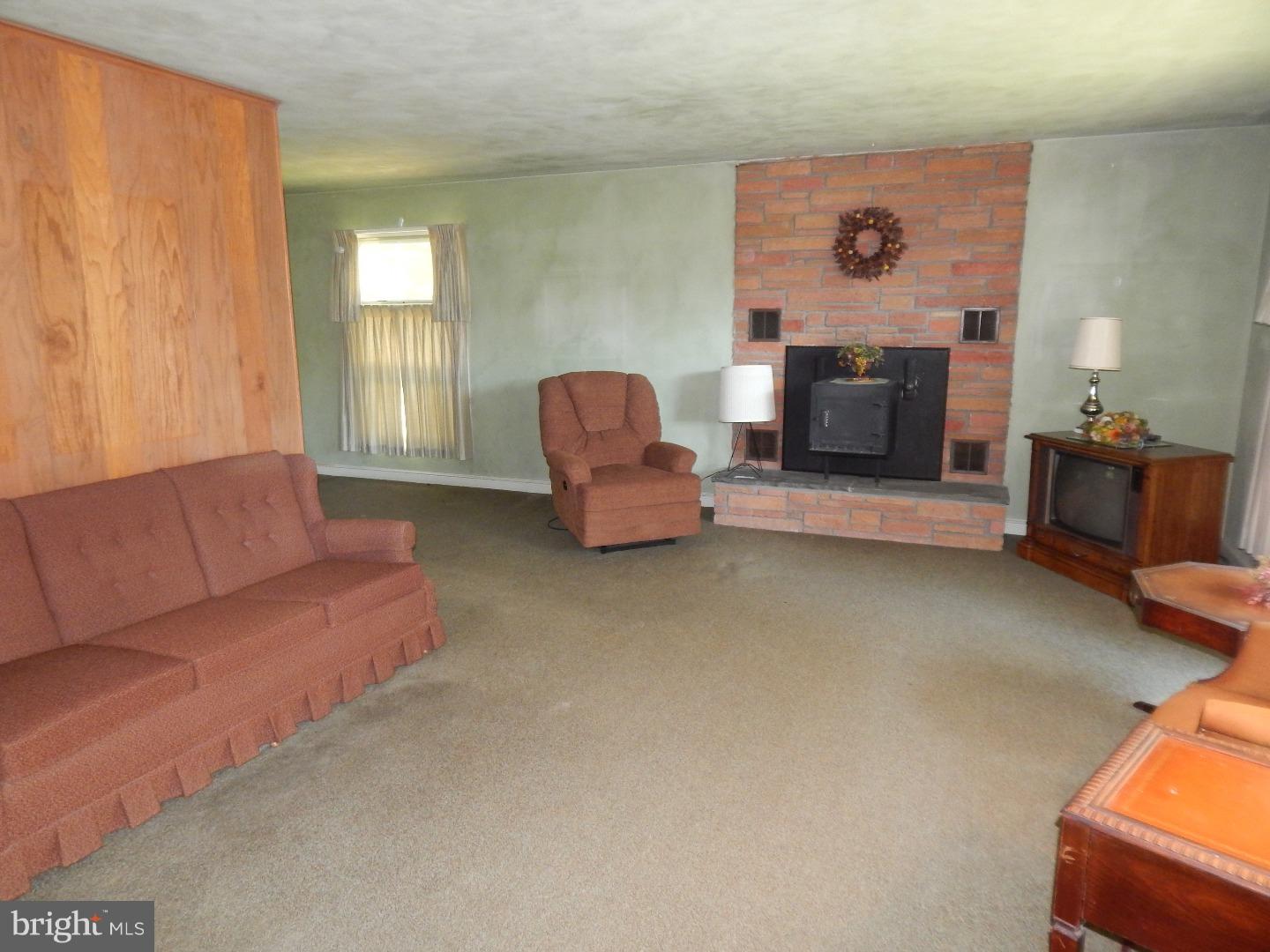 1563 County Line Road Gilbertsville, PA 19525 - Photo 8 of 20 Gallery Image 8