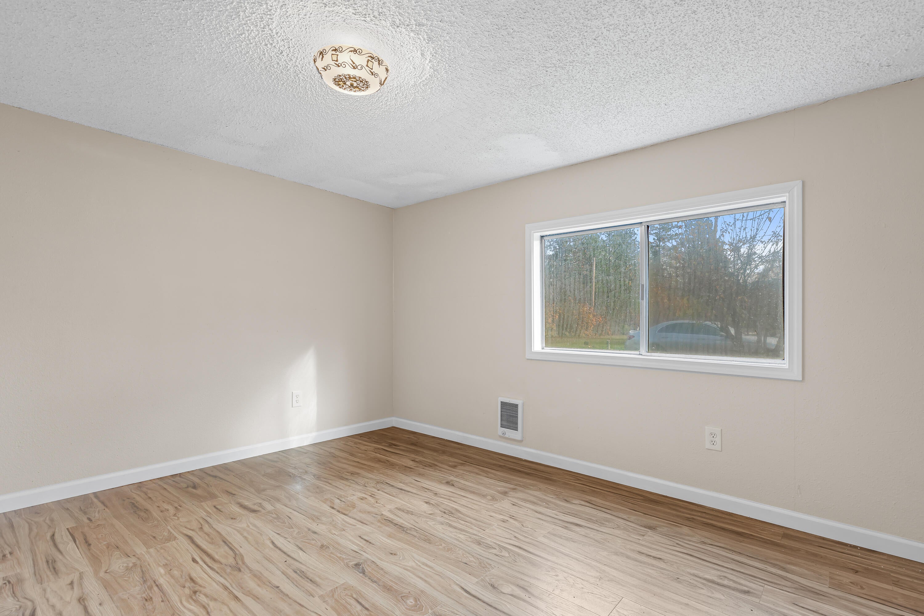 180 Long Acres Road Grants Pass, OR 97527 - Photo 19 of 35 9R9A9063