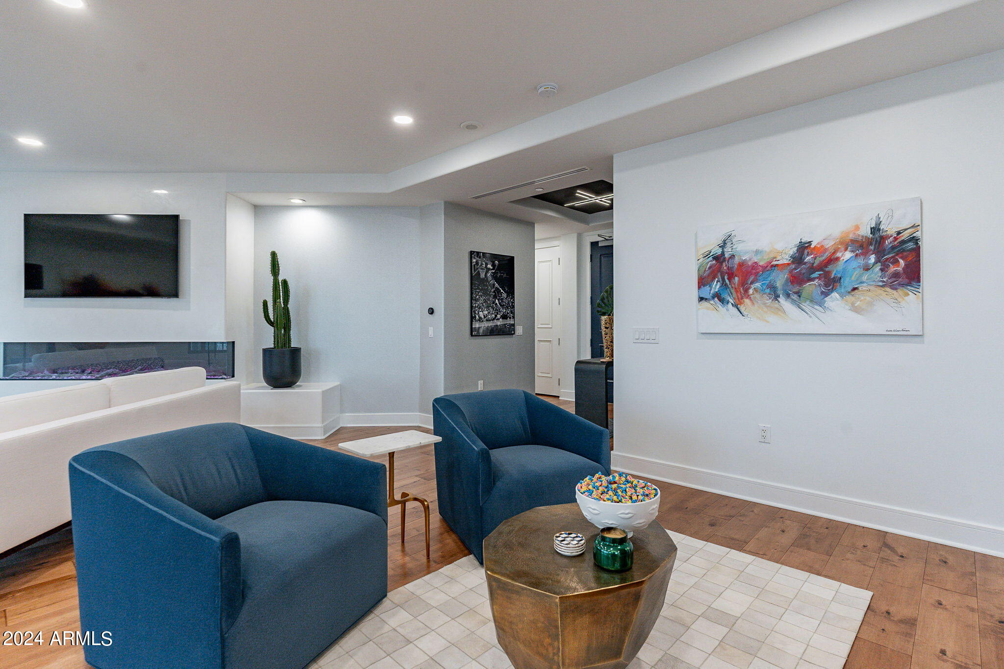 2211 East Camelback Road, Unit 907 Phoenix, AZ 85016 - Photo 4 of 128 34-web-or-mls-Camelback - HD-23