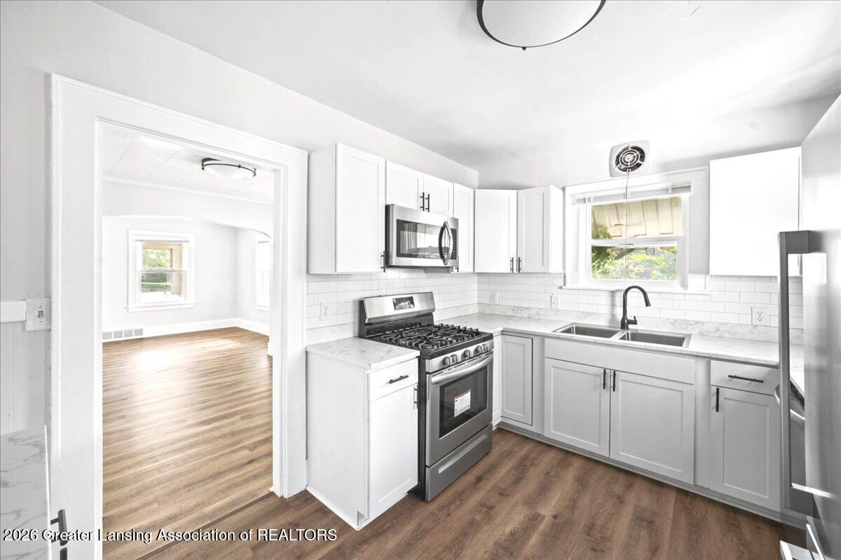 2227 Turner Road Lansing, MI 48906 - Photo 8 of 31 08-DSC02118_web