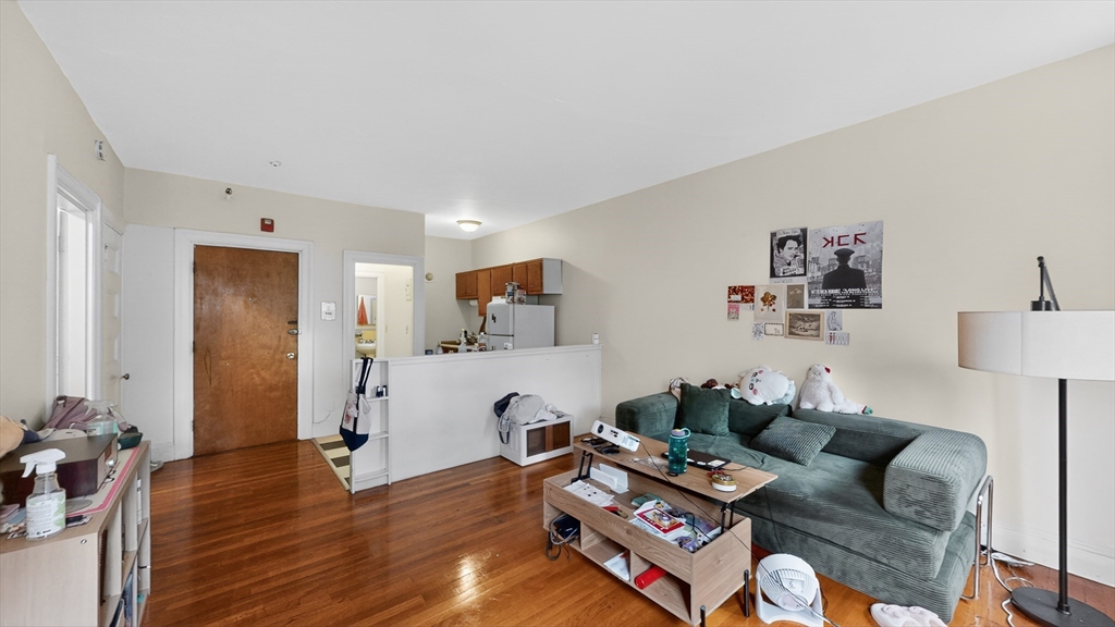 1071 Beacon Street, Unit 6 Brookline, MA 02446 - Photo 4 of 10