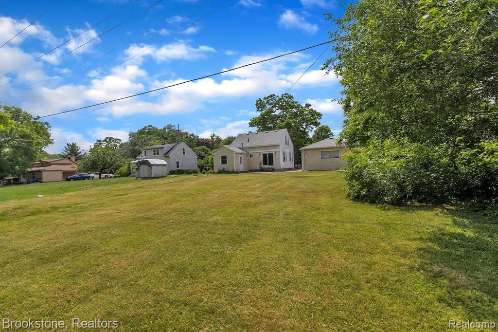21038 Gill Road Farmington Hills, MI 48335 - Photo 14 of 25