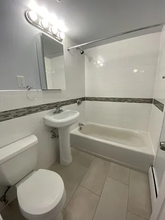 $2,100 | 217 Kent Street, Unit 7, Brookline, MA 02446