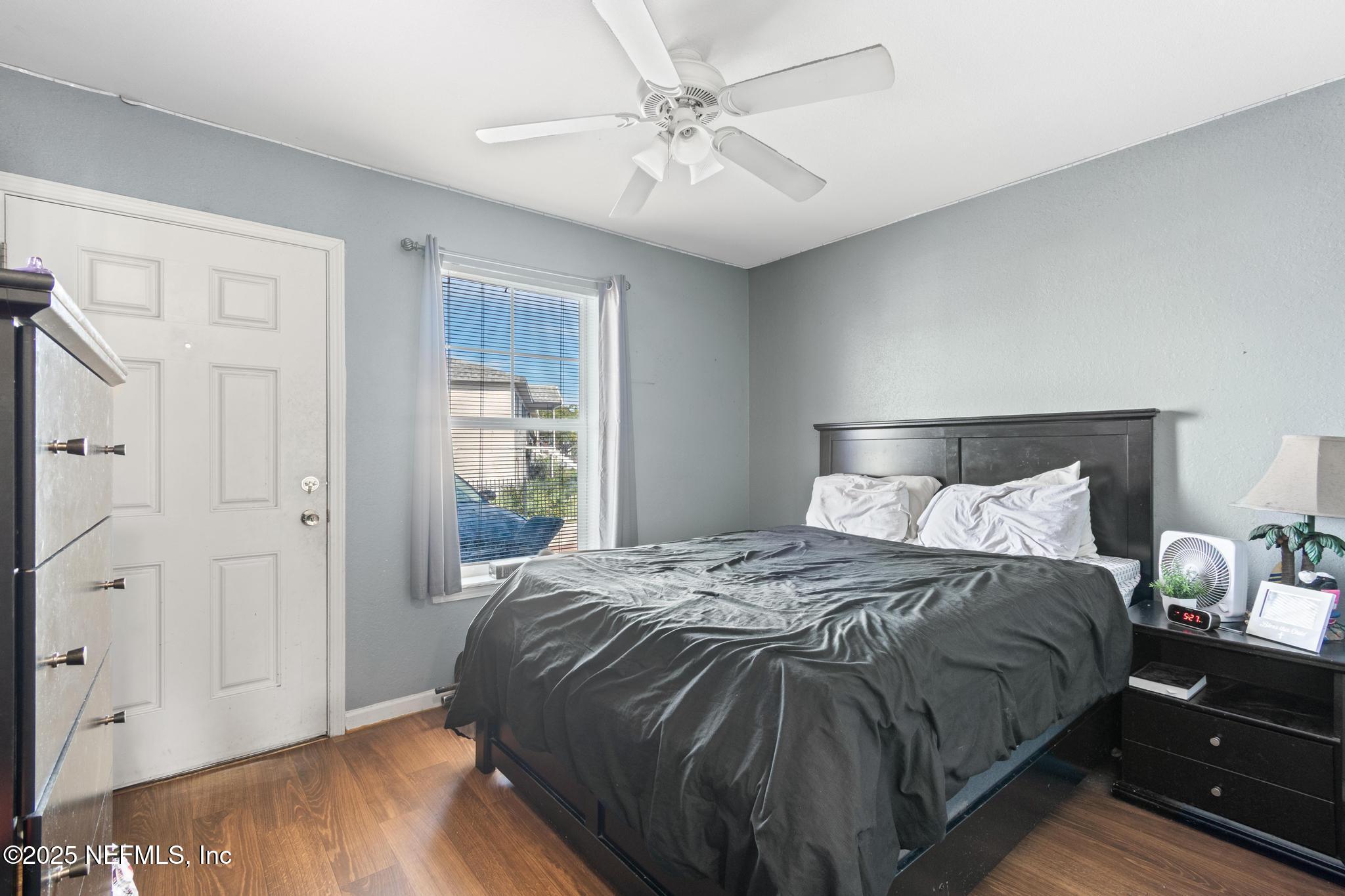 113 Oceangate Drive Atlantic Beach, FL 32233 - Photo 6 of 27 DSC_0013