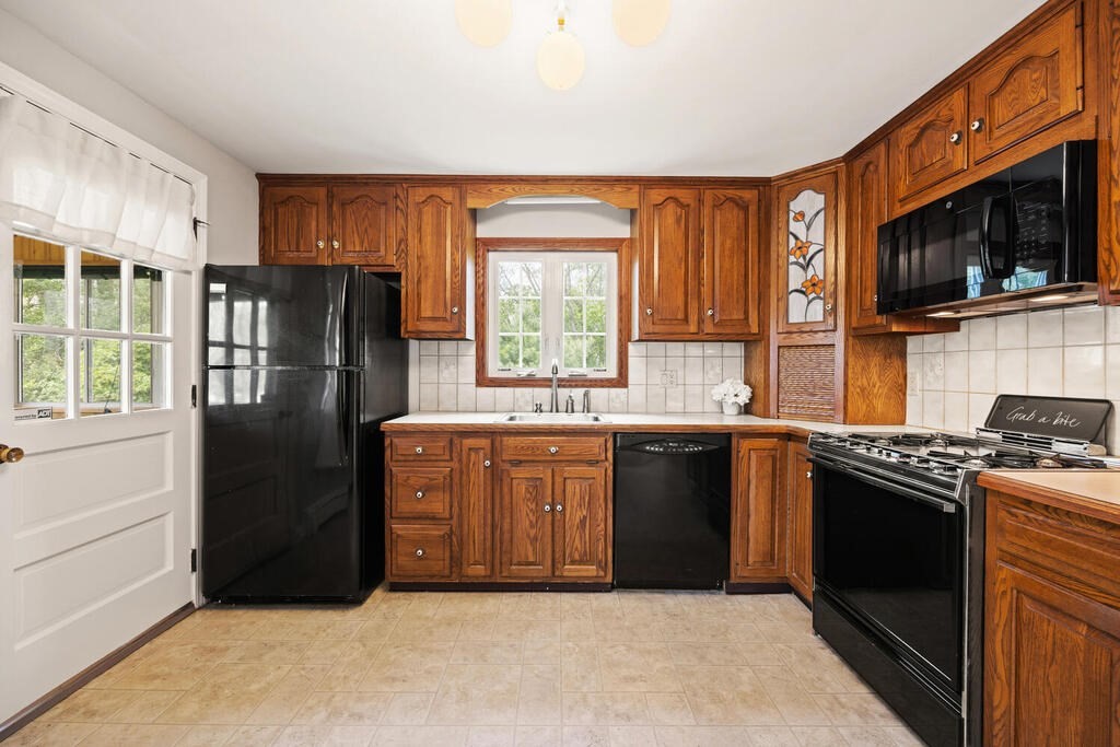 25 Eugene Road Burlington, MA 01803 - Photo 14 of 33 Gallery Image 14