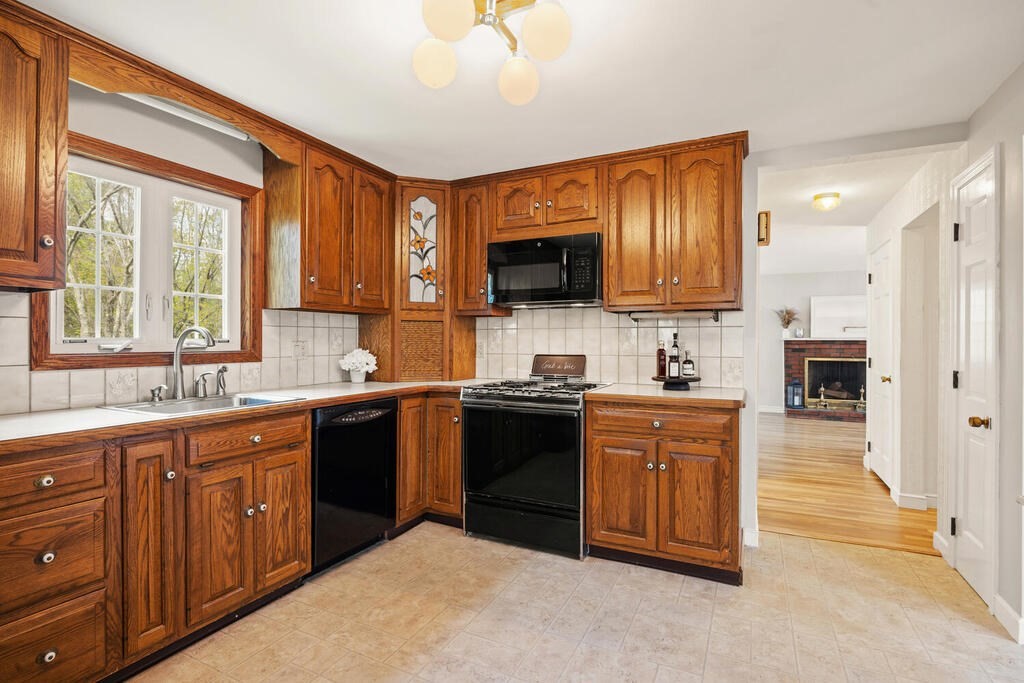 25 Eugene Road Burlington, MA 01803 - Photo 15 of 33 Gallery Image 15