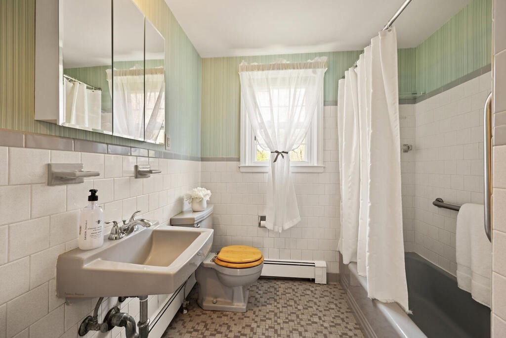 25 Eugene Road Burlington, MA 01803 - Photo 27 of 33 Gallery Image 27